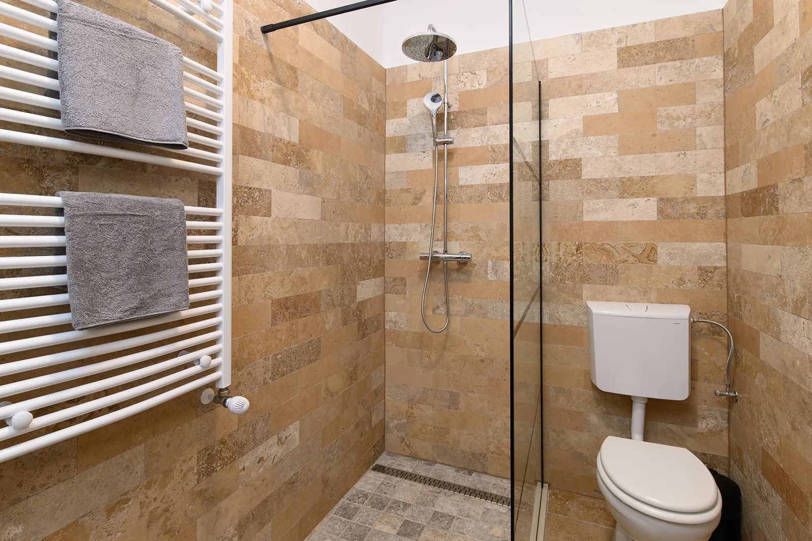 Kadarka Apartman konyha